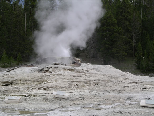 images/F-Giant Geyser (2).jpg